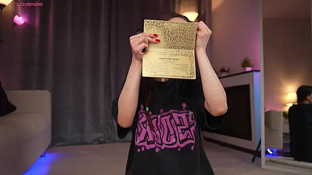 Amely Young online show from April 5, 1:36 am