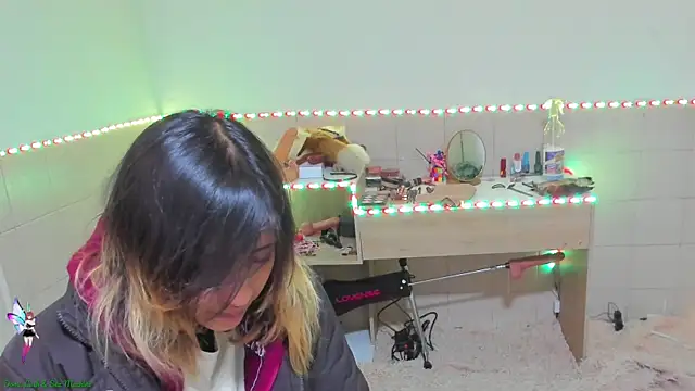 Snapshot of linnie_ chatting on September 18, 6:54 pm linnie online show from September 18, 6:54 pm