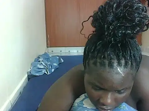 hotebbbyy online show from March 5, 9:38 am