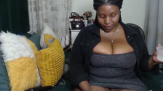 GaggingQueenxx online show from June 2, 4:20 pm