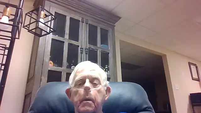 Snapshot of bootlegmanz chatting on June 11, 1:27 am bootlegmanz online show from June 11, 1:27 am