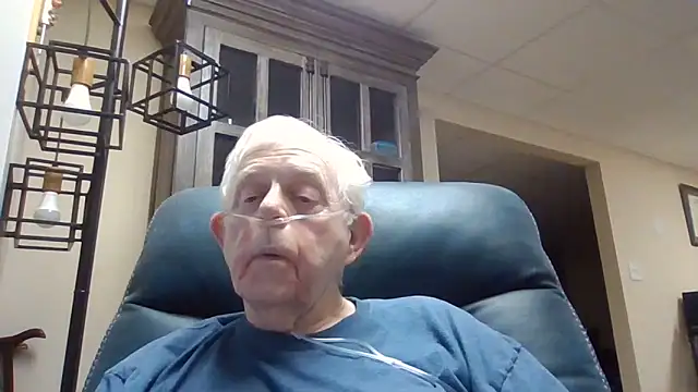 Snapshot of bootlegmanz chatting on June 17, 6:53 pm bootlegmanz online show from June 17, 6:53 pm