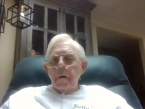 Snapshot of bootlegmanz chatting on July 19, 3:16 pm bootlegmanz online show from July 19, 3:16 pm