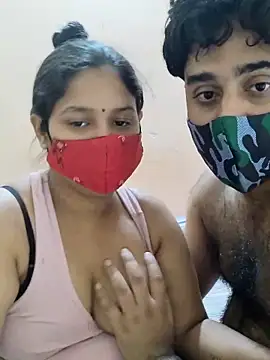 Snapshot of IND_COUPLE1 chatting on December 10, 6:54 am IND COUPLE1 online show from December 10, 6:54 am