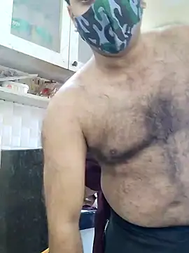 Snapshot of IND_COUPLE1 chatting on December 15, 5:45 am IND COUPLE1 online show from December 15, 5:45 am