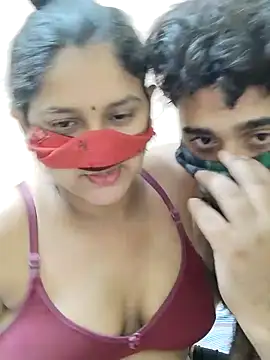 Snapshot of IND_COUPLE1 chatting on December 21, 3:42 pm IND COUPLE1 online show from December 21, 3:42 pm