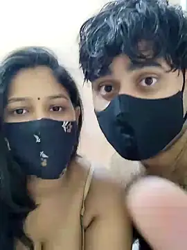 Snapshot of IND_COUPLE1 chatting on December 28, 7:00 am IND COUPLE1 online show from December 28, 7:00 am