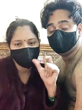 Snapshot of IND_COUPLE1 chatting on January 14, 12:45 pm IND COUPLE1 online show from January 14, 12:45 pm