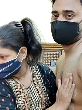 Snapshot of IND_COUPLE1 chatting on February 5, 2:59 pm IND COUPLE1 online show from February 5, 2:59 pm