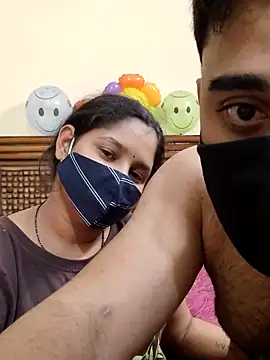 Snapshot of IND_COUPLE1 chatting on February 15, 8:22 pm IND COUPLE1 online show from February 15, 8:22 pm