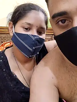 Snapshot of IND_COUPLE1 chatting on February 19, 1:39 pm IND COUPLE1 online show from February 19, 1:39 pm