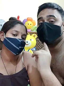 Snapshot of IND_COUPLE1 chatting on February 22, 11:46 am IND COUPLE1 online show from February 22, 11:46 am