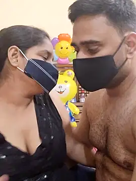 Snapshot of IND_COUPLE1 chatting on February 24, 3:42 pm IND COUPLE1 online show from February 24, 3:42 pm