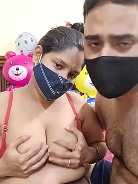 Snapshot of IND_COUPLE1 chatting on February 26, 6:54 pm IND COUPLE1 online show from February 26, 6:54 pm