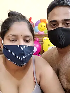 Snapshot of IND_COUPLE1 chatting on February 27, 1:38 pm IND COUPLE1 online show from February 27, 1:38 pm