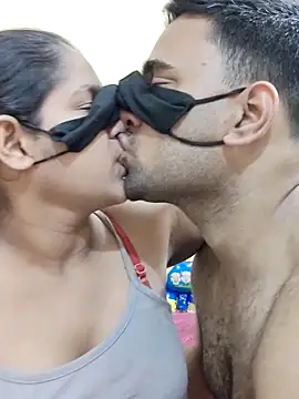 Snapshot of IND_COUPLE1 chatting on March 1, 2:13 pm IND COUPLE1 online show from March 1, 2:13 pm