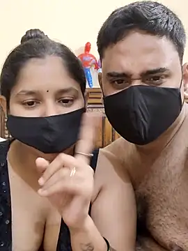 Snapshot of IND_COUPLE1 chatting on March 6, 8:05 pm IND COUPLE1 online show from March 6, 8:05 pm