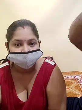 Snapshot of IND_COUPLE1 chatting on March 20, 5:23 am IND COUPLE1 online show from March 20, 5:23 am