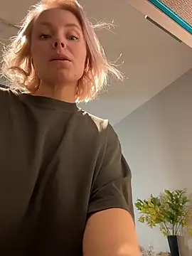 Charming Daphny online show from March 12, 6:52 am