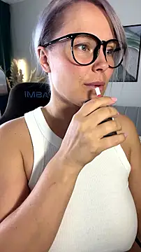 Snapshot of Charming_Daphny chatting on July 18, 8:51 am Charming Daphny online show from July 18, 8:51 am