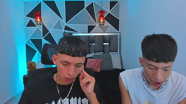 Juan Nd Steven online show from March 10, 4:06 am