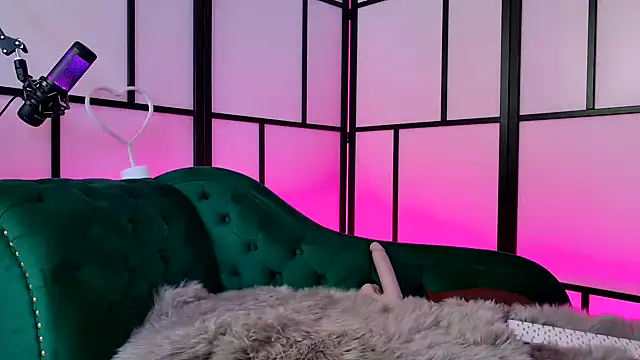 Allys secret online show from March 6, 1:14 pm