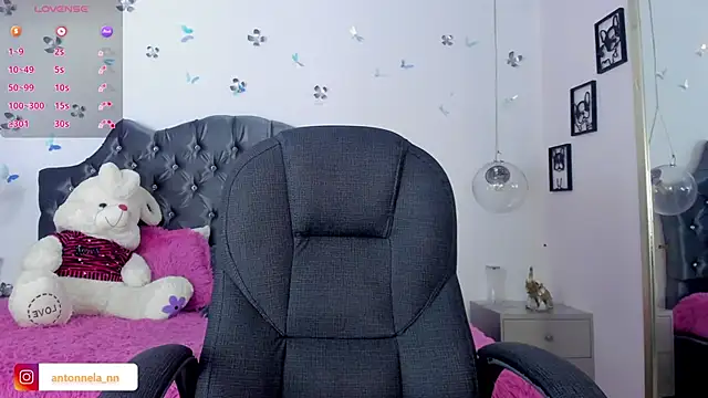  Antonnela  online show from February 28, 4:53 pm