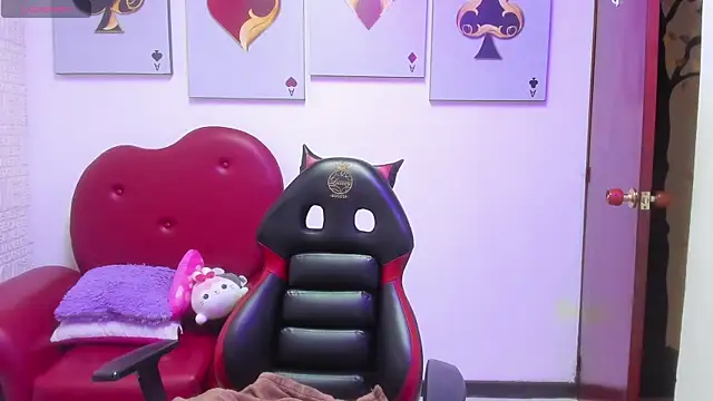 Salomeediaz  online show from April 11, 9:19 pm