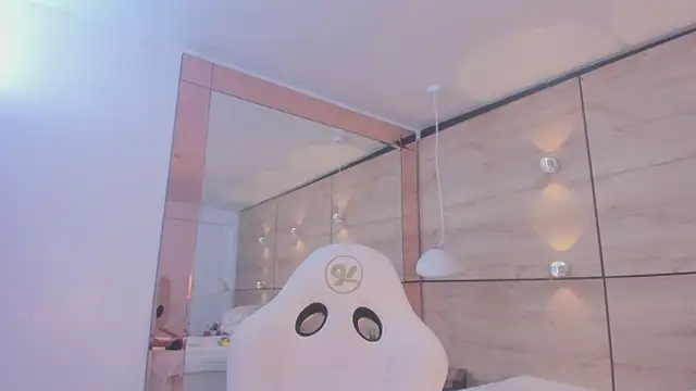 martina touss online show from December 19, 12:34 pm