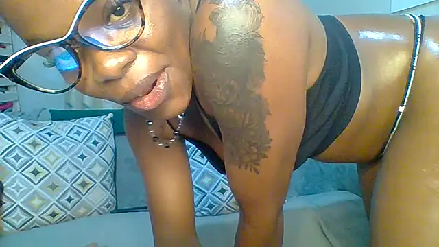 Petite 254 online show from June 30, 1:50 am