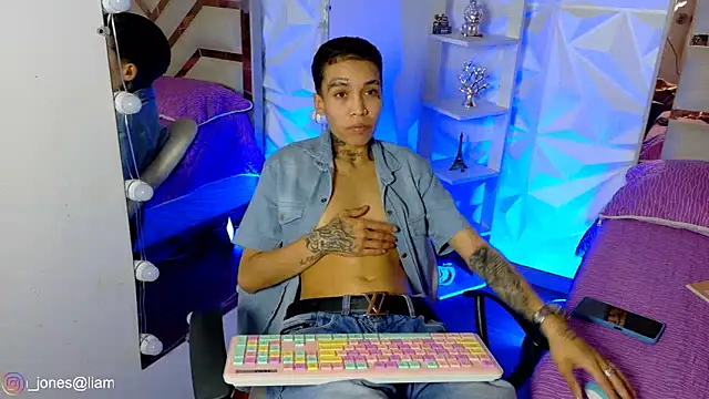 Jonesliam23 online show from May 16, 8:29 pm