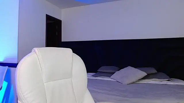 peyton golden1 online show from April 3, 3:15 am