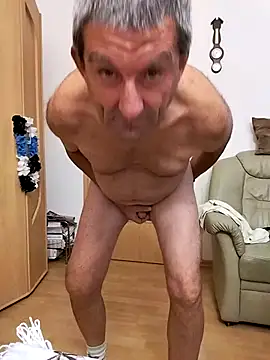 Snapshot of Lutzi1 chatting on October 4, 7:12 pm Lutzi1 online show from October 4, 7:12 pm