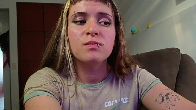 NEXT DOOR GIRL  online show from February 21, 10:22 pm