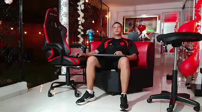 Snapshot of damiam_fiery chatting on March 16, 12:34 am damiam fiery online show from March 16, 12:34 am