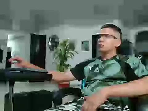 Snapshot of damiam_fiery chatting on March 14, 4:18 am damiam fiery online show from March 14, 4:18 am