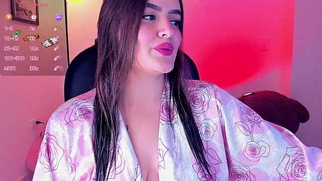 Snapshot of ellarosee_ chatting on January 11, 6:46 pm ellarosee online show from January 11, 6:46 pm