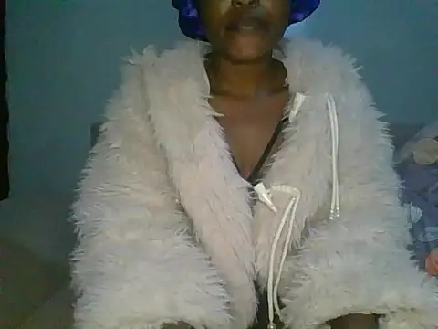 Snapshot of Candykitten chatting on March 14, 7:03 am Candykitten online show from March 14, 7:03 am