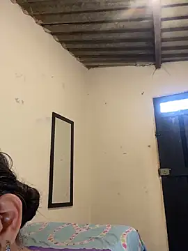 AlexaWarner online show from December 19, 5:42 pm