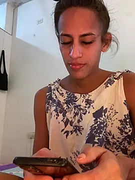 AlexaWarner online show from July 26, 7:32 pm
