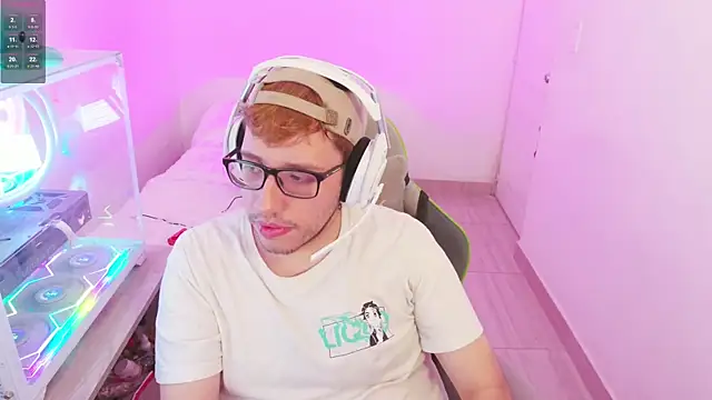 Snapshot of GioFran chatting on January 10, 4:25 am GioFran online show from January 10, 4:25 am