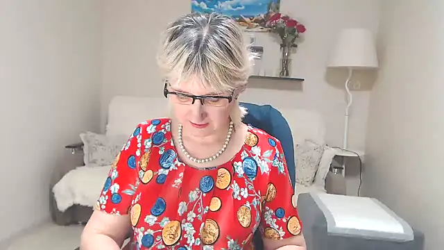 FleurMays online show from March 20, 2:21 pm