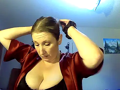 lilyhornyhousewife online show from January 31, 2:04 am