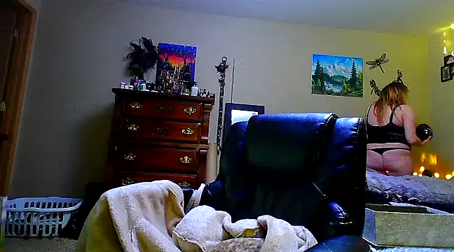 lilyhornyhousewife online show from March 8, 9:50 am