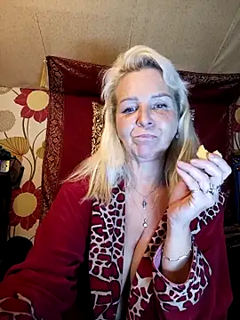 CassandraSandra44 online show from February 15, 7:54 pm