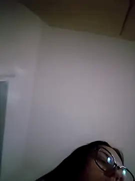 Snapshot of Jujuicy_97 chatting on June 24, 4:00 am Jujuicy 97 online show from June 24, 4:00 am