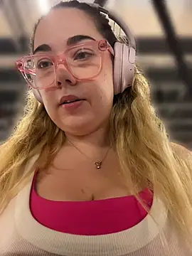 brooklynivy online show from April 15, 12:23 pm