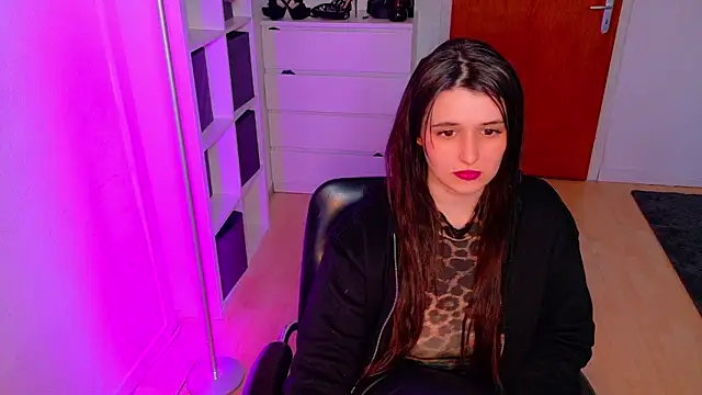 jenna-sxy19 online show from March 18, 5:21 pm