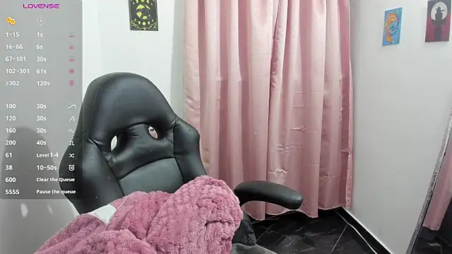 Snapshot of indra_cam chatting on December 20, 5:14 am indra cam online show from December 20, 5:14 am