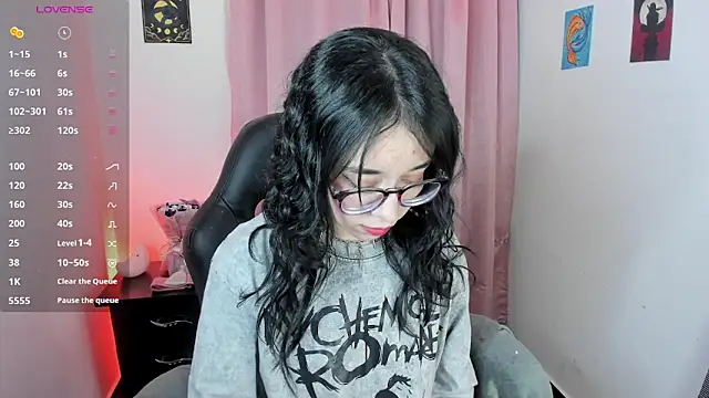 Snapshot of indra_cam chatting on February 23, 3:26 am indra cam online show from February 23, 3:26 am